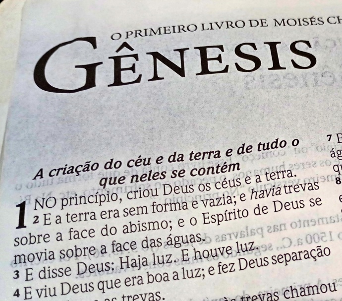 El e Elohim: A Unicidade do Deus Criador e a Divindade de Jesus